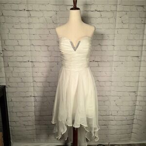 White Cindy Formal Dress, L, Strapless, FOR REPAIR (broken zipper)